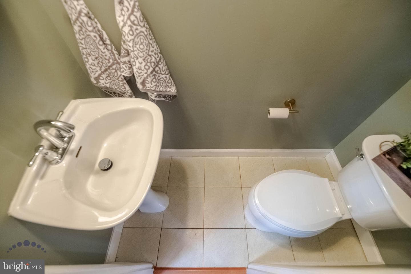 688 Shore photo 27