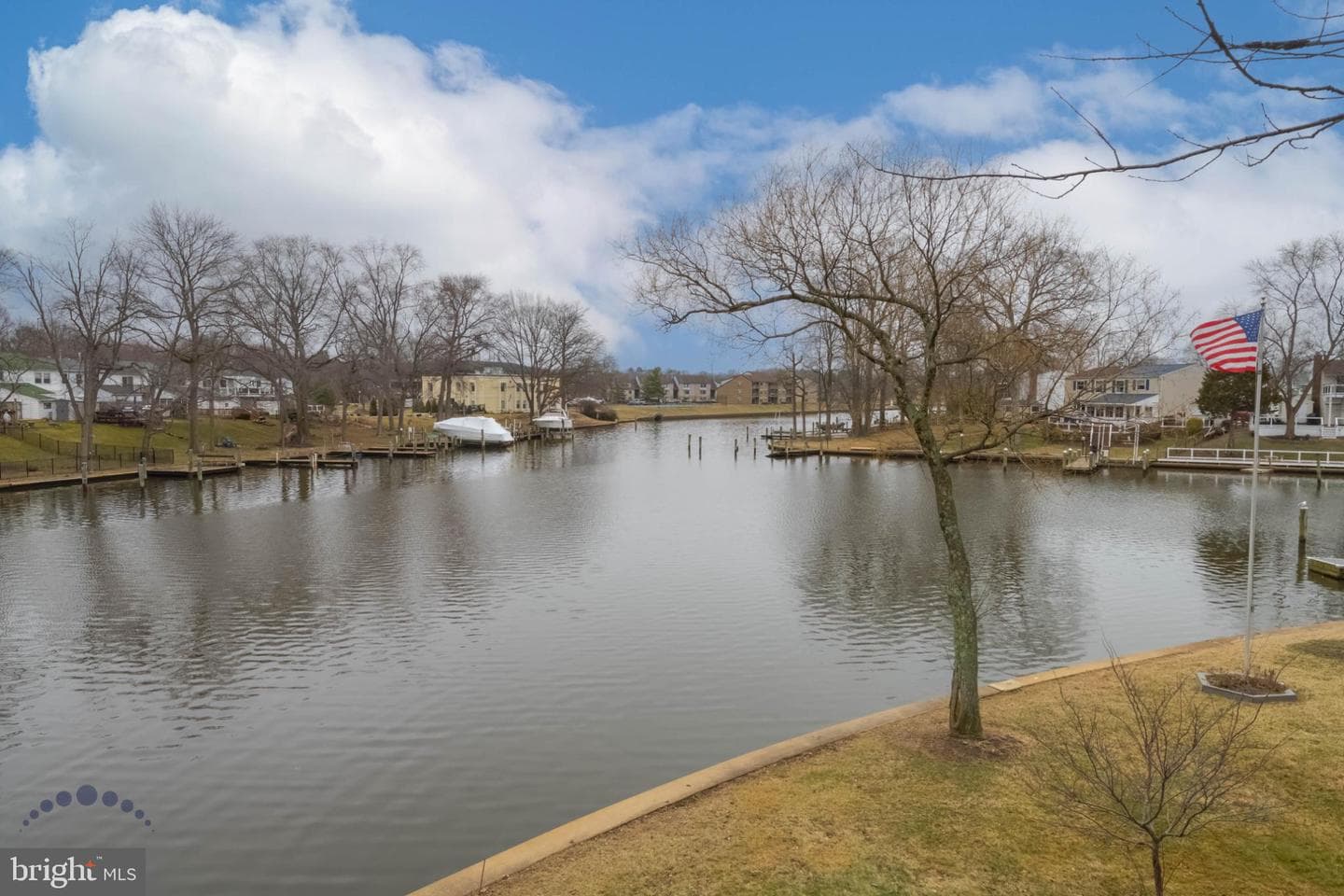688 Shore photo 48