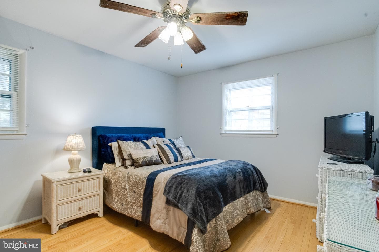 520 Woodbury Way photo 37