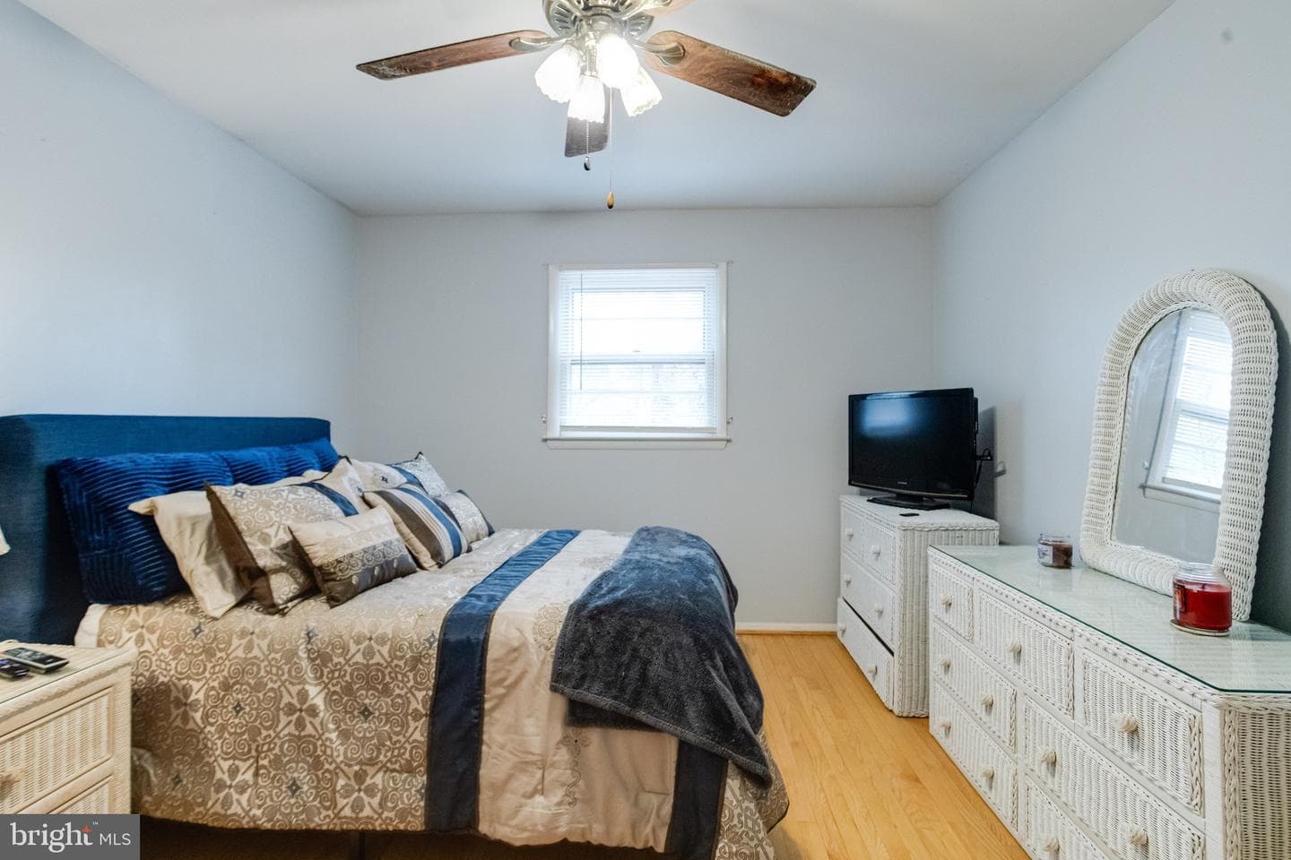 520 Woodbury Way photo 38