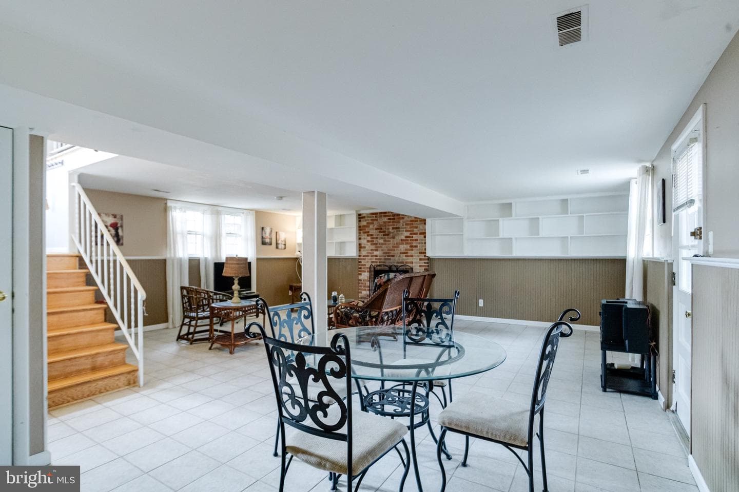 520 Woodbury Way photo 54