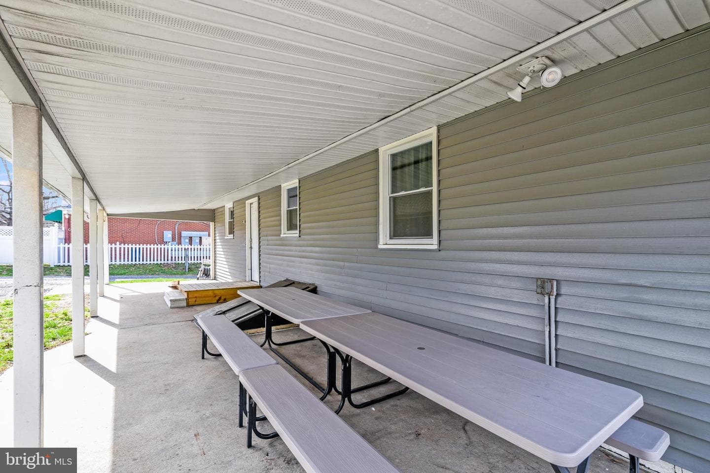2203 Willoughby Beach Rd photo 25