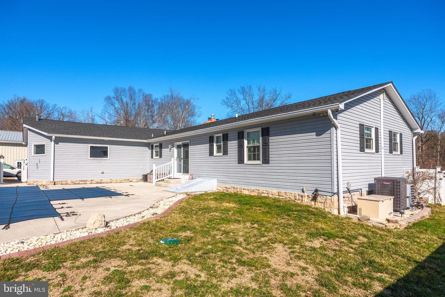 716 Paradise Road photo 18