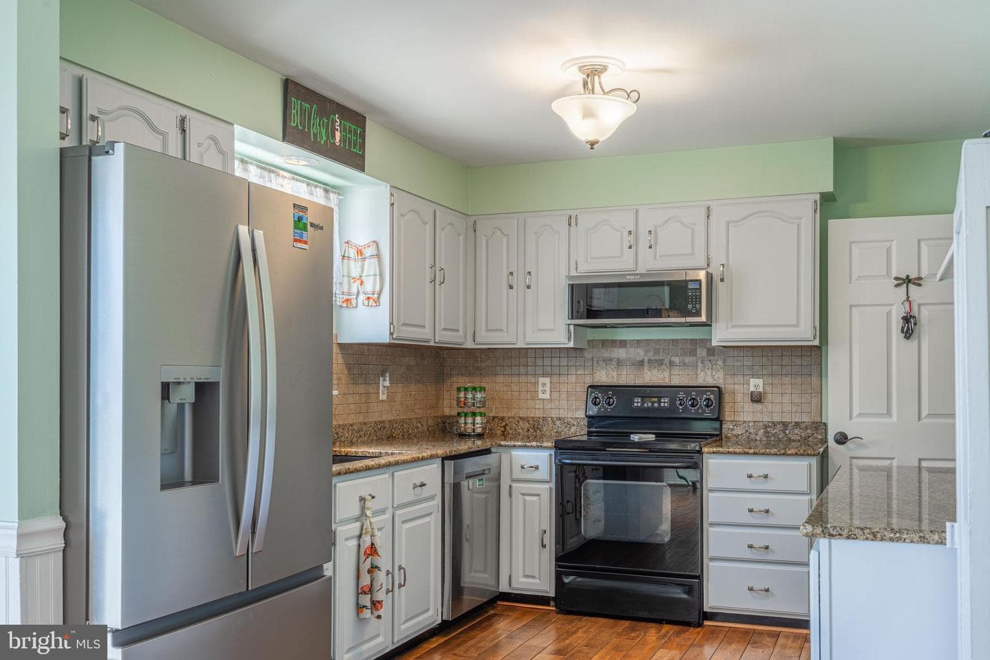 716 Paradise Road photo 43