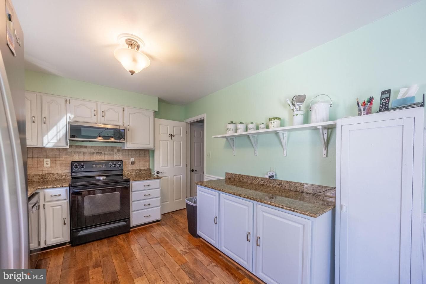 716 Paradise Road photo 46