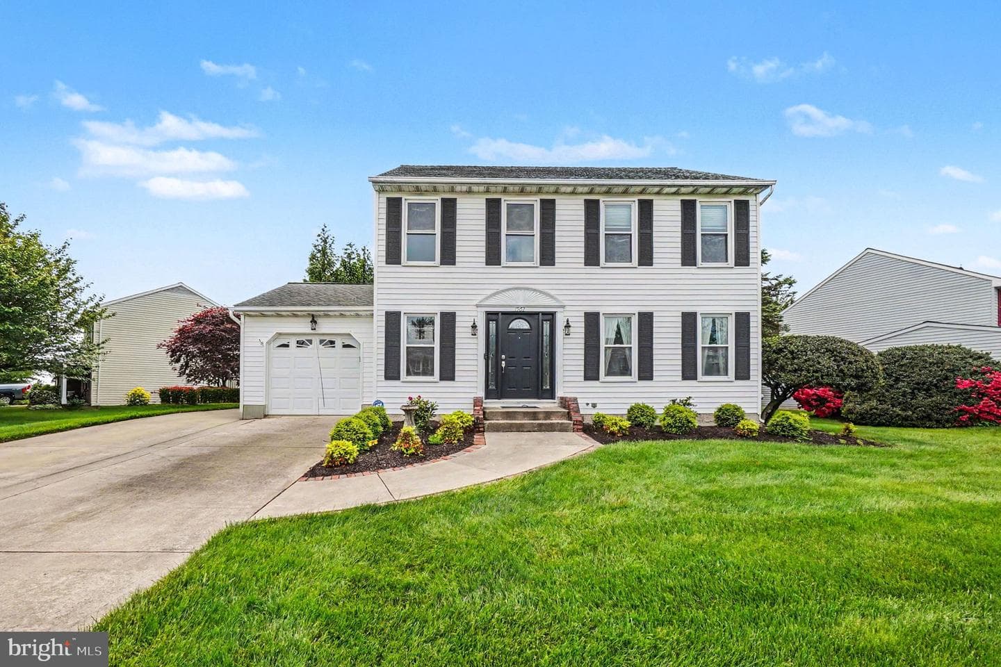 1562 Bentley Circle photo 3