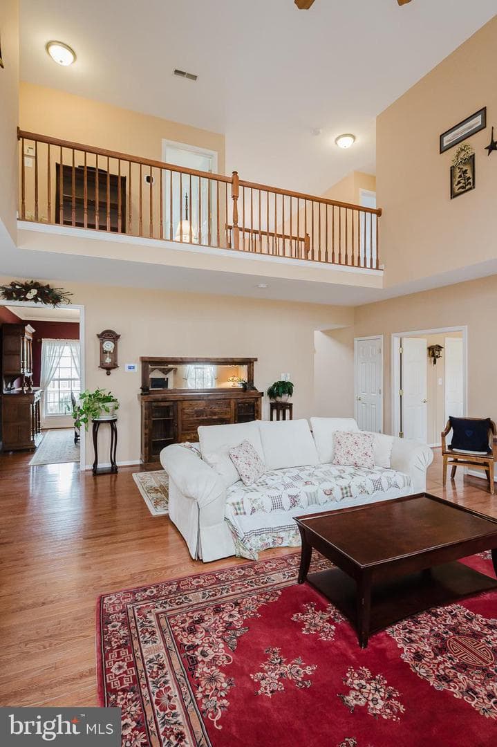 555 Beards Hill Road photo 20