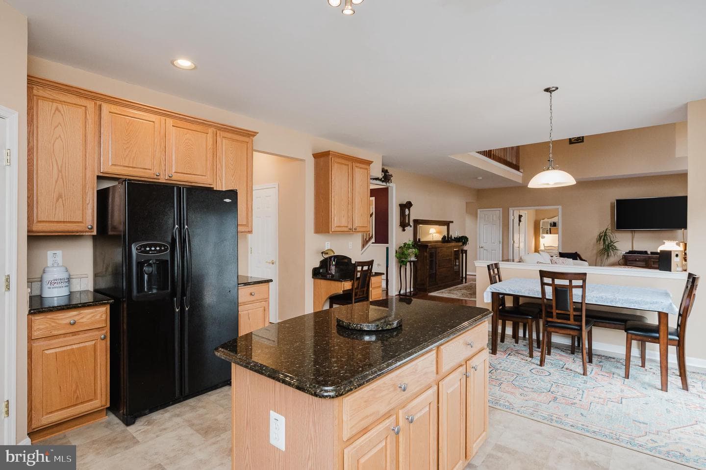 555 Beards Hill Road photo 29