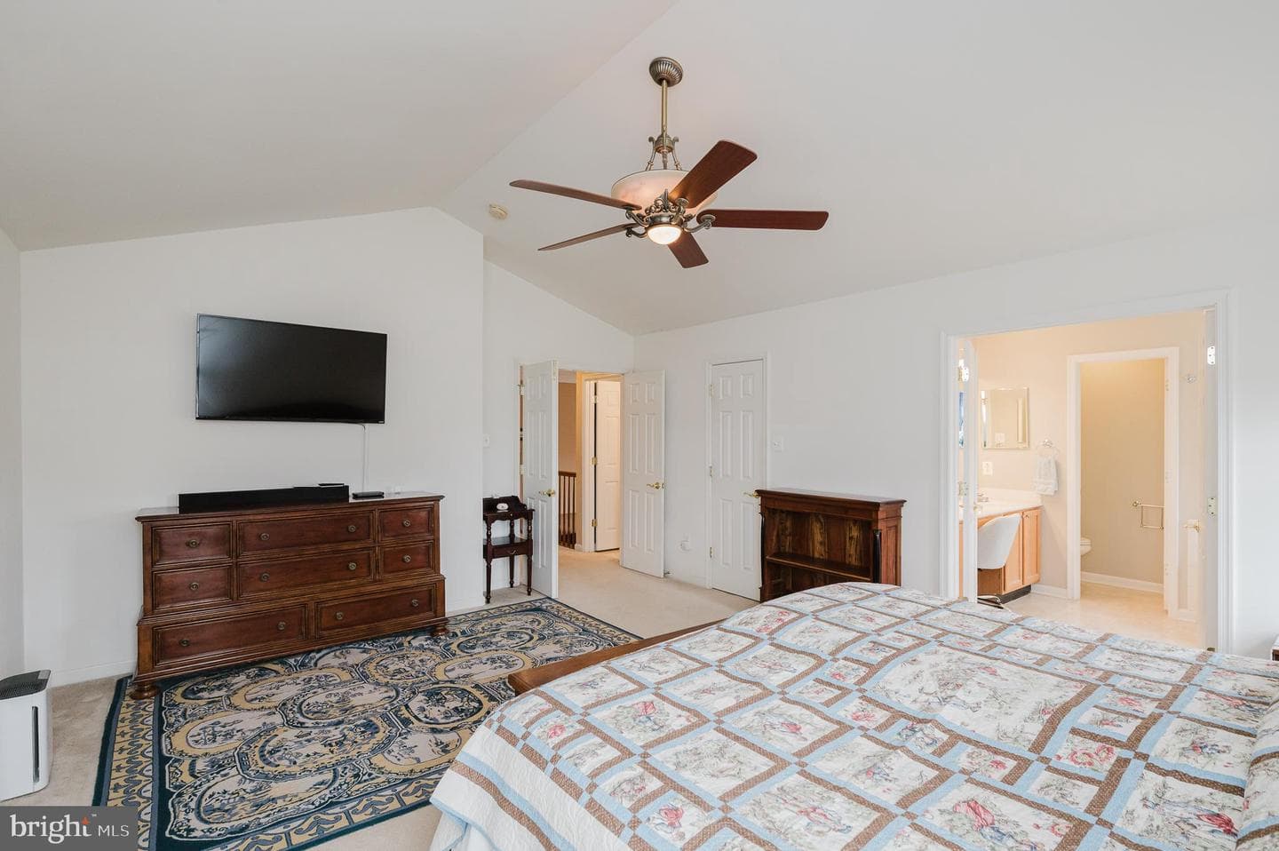 555 Beards Hill Road photo 54