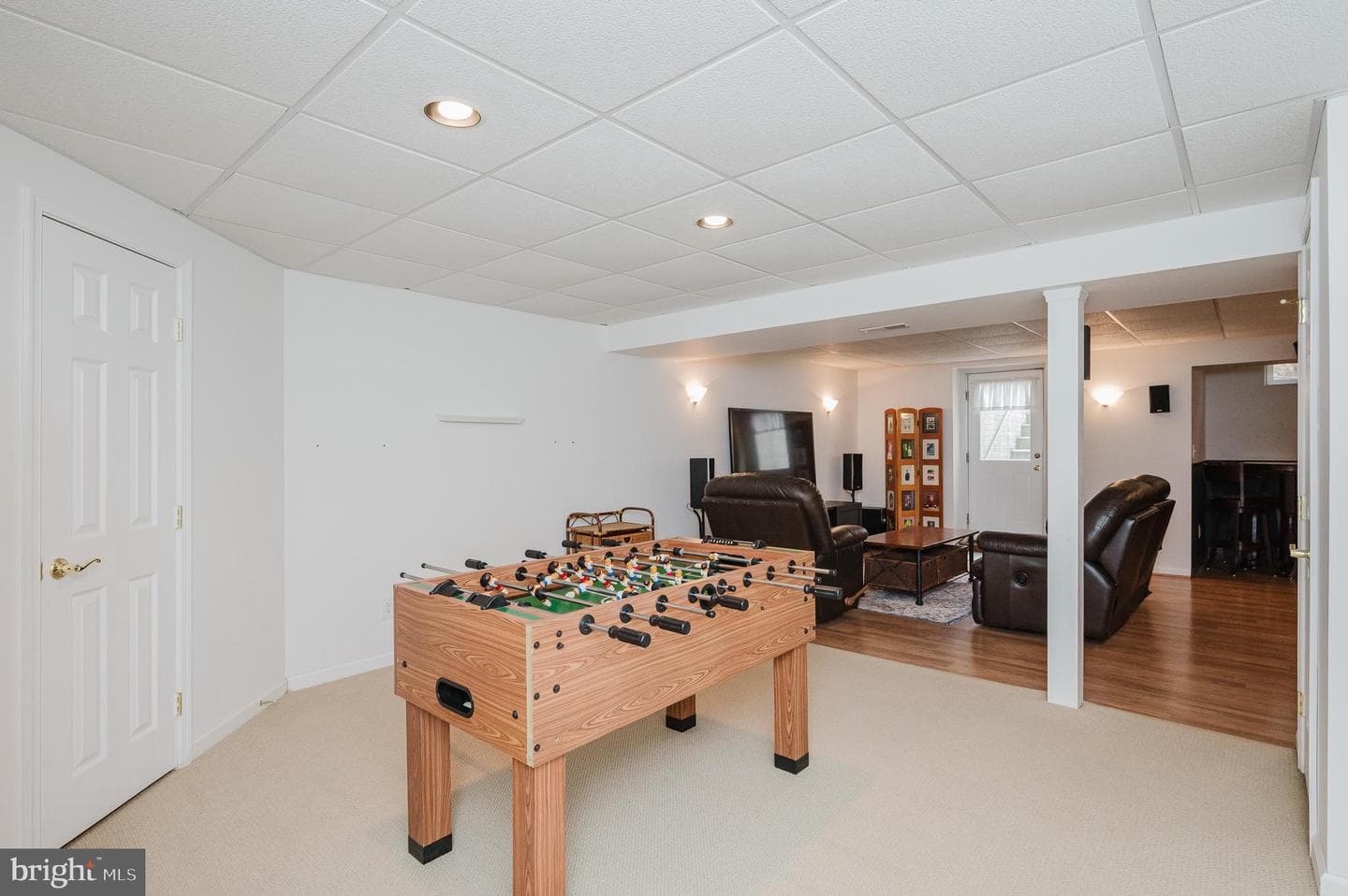 555 Beards Hill Road photo 74
