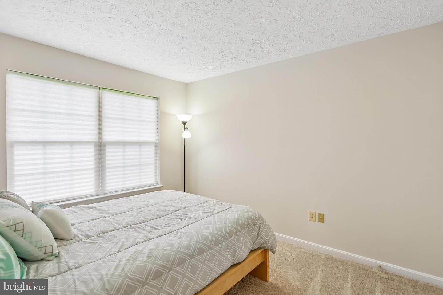 1402 Hilscher Court photo 27