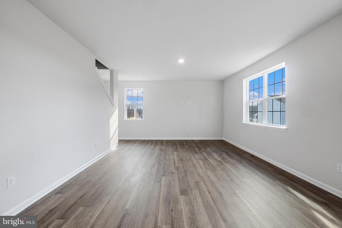 802 Hyssop Court photo 5