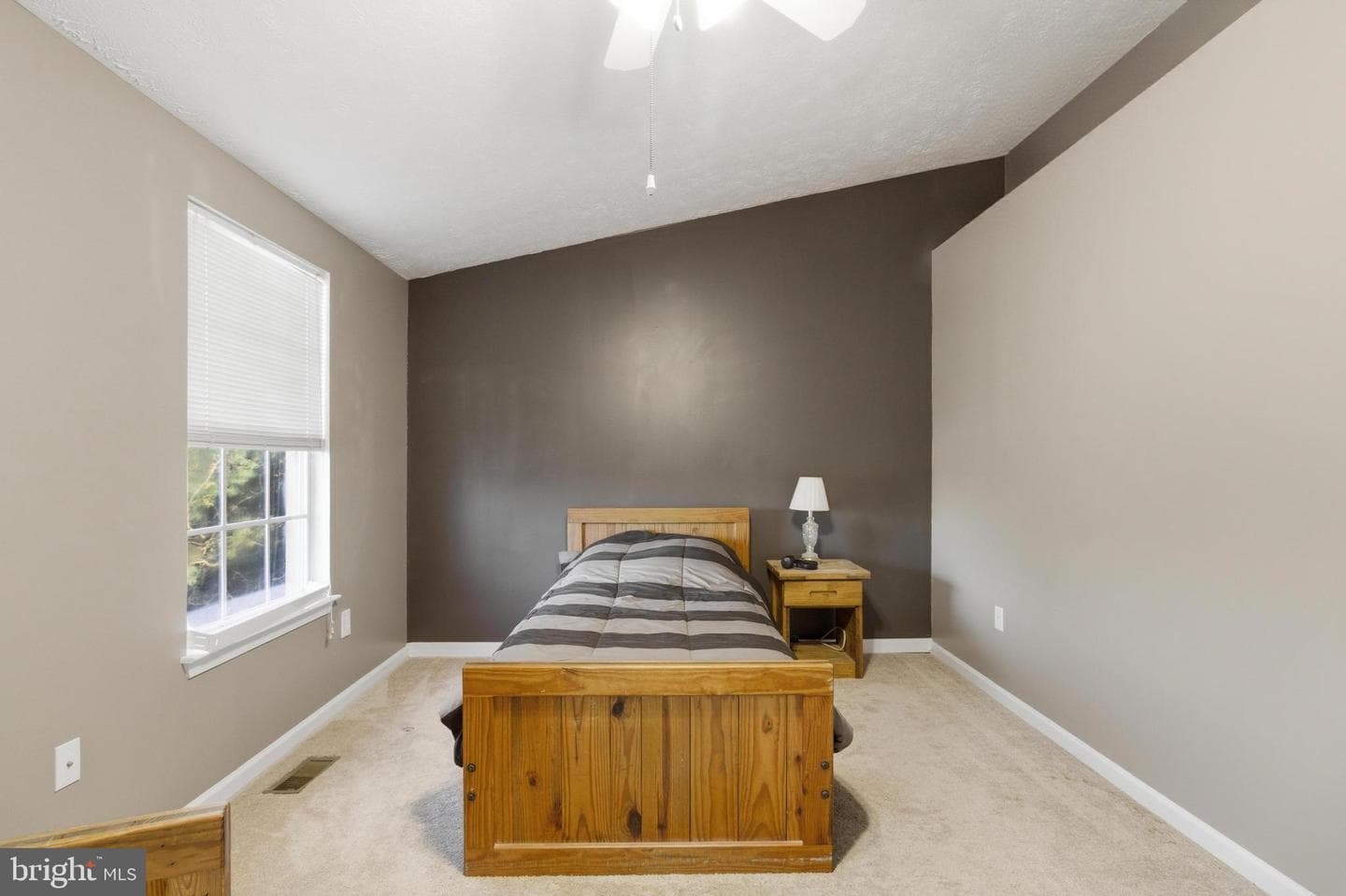 998 Jessicas Court #2 photo 20
