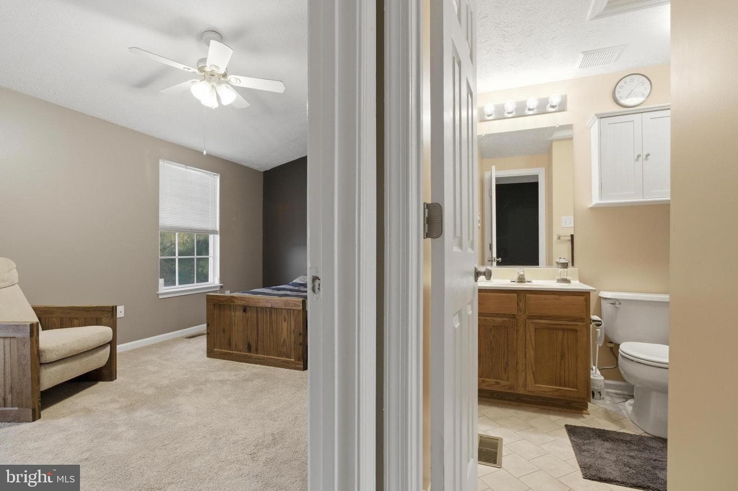 998 Jessicas Court #2 photo 23