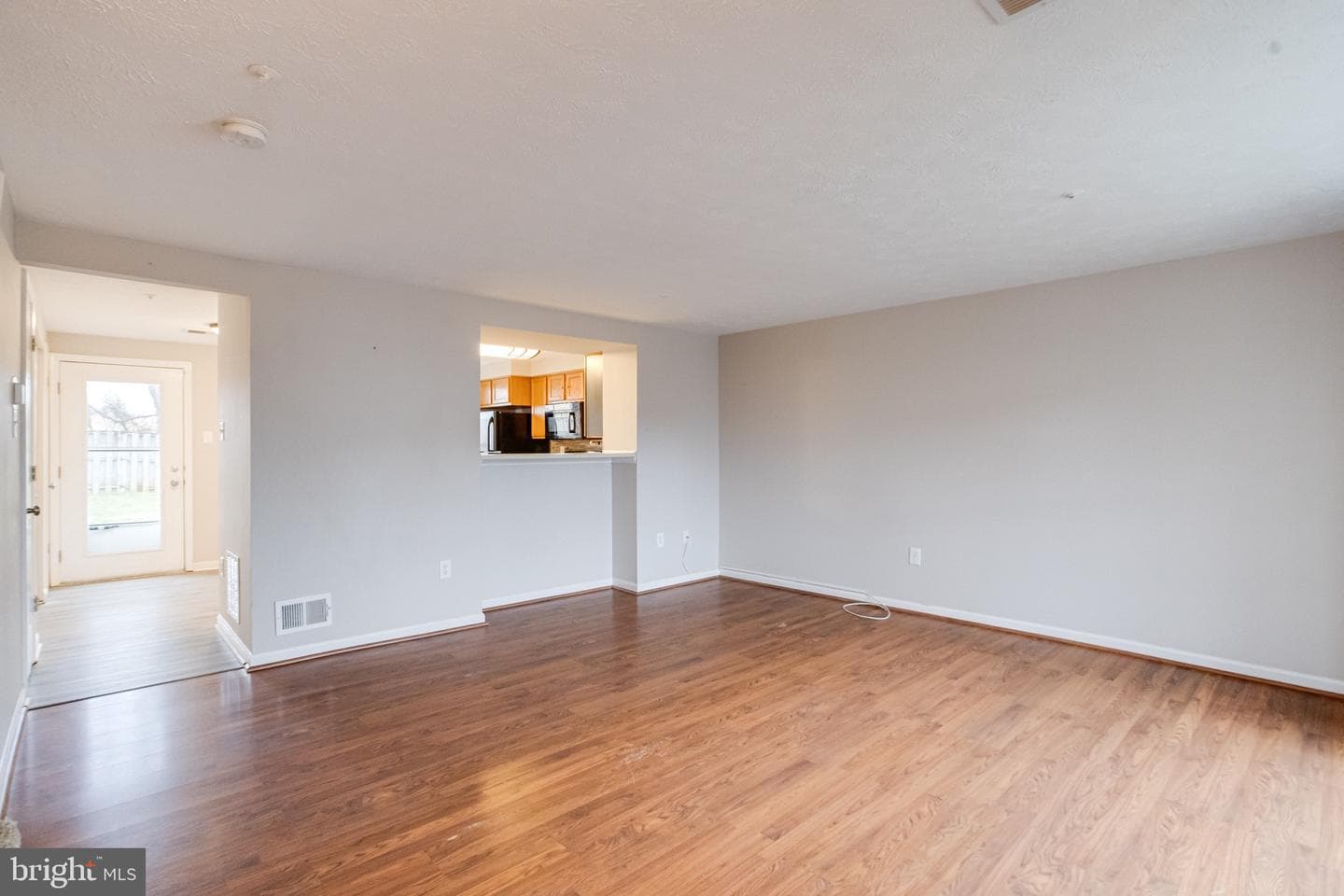 943 Lynham Court #943 photo 2