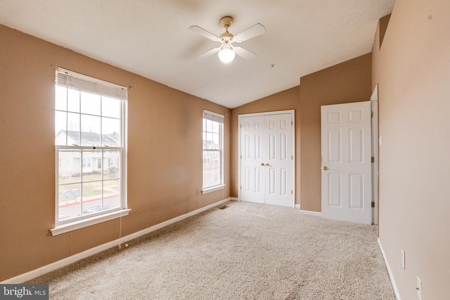 943 Lynham Court #943 photo 25