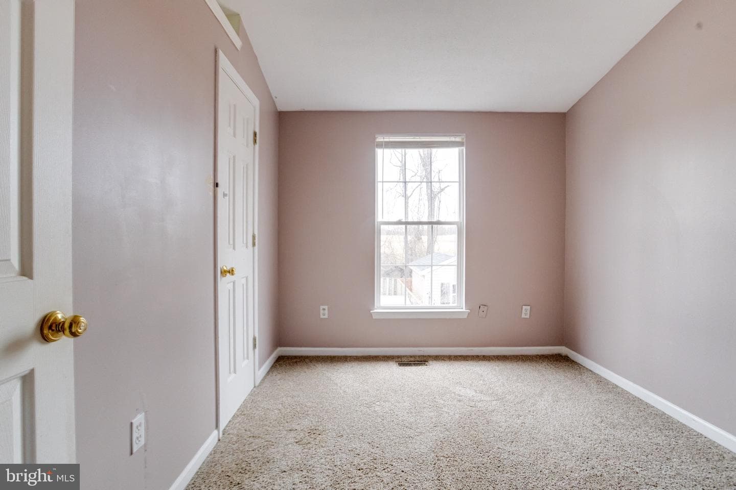 943 Lynham Court #943 photo 35