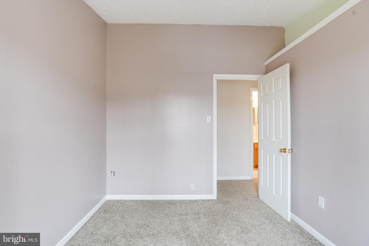 943 Lynham Court #943 photo 38