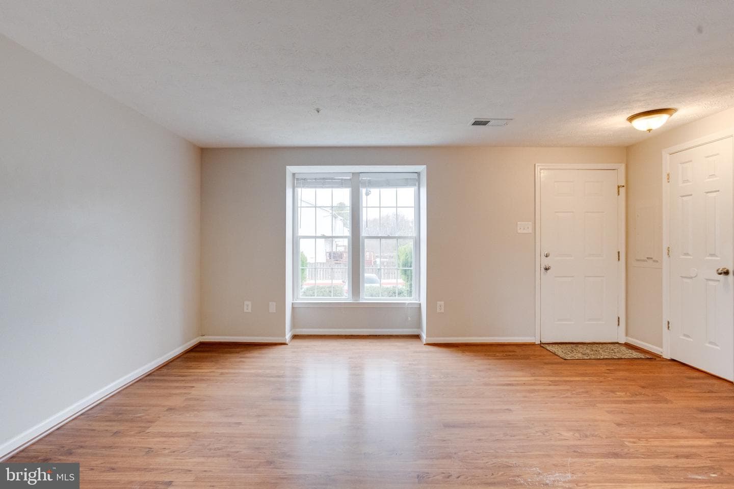 943 Lynham Court #943 photo 7