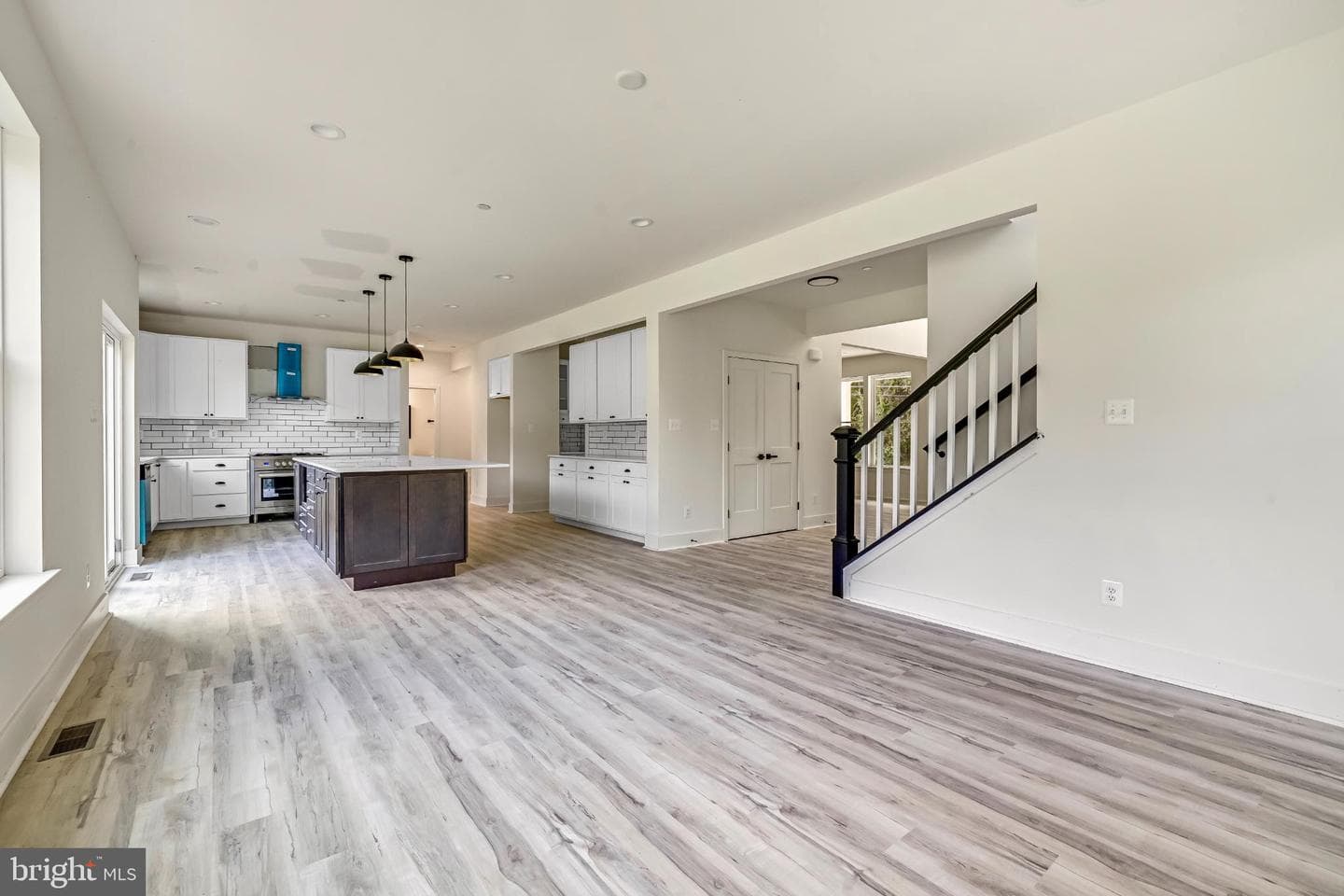1909 Mitchell Drive photo 29