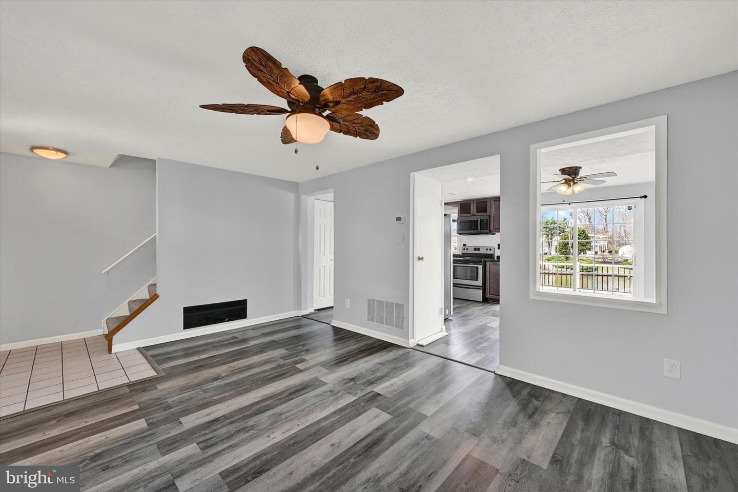128 Ravenswood Court photo 18