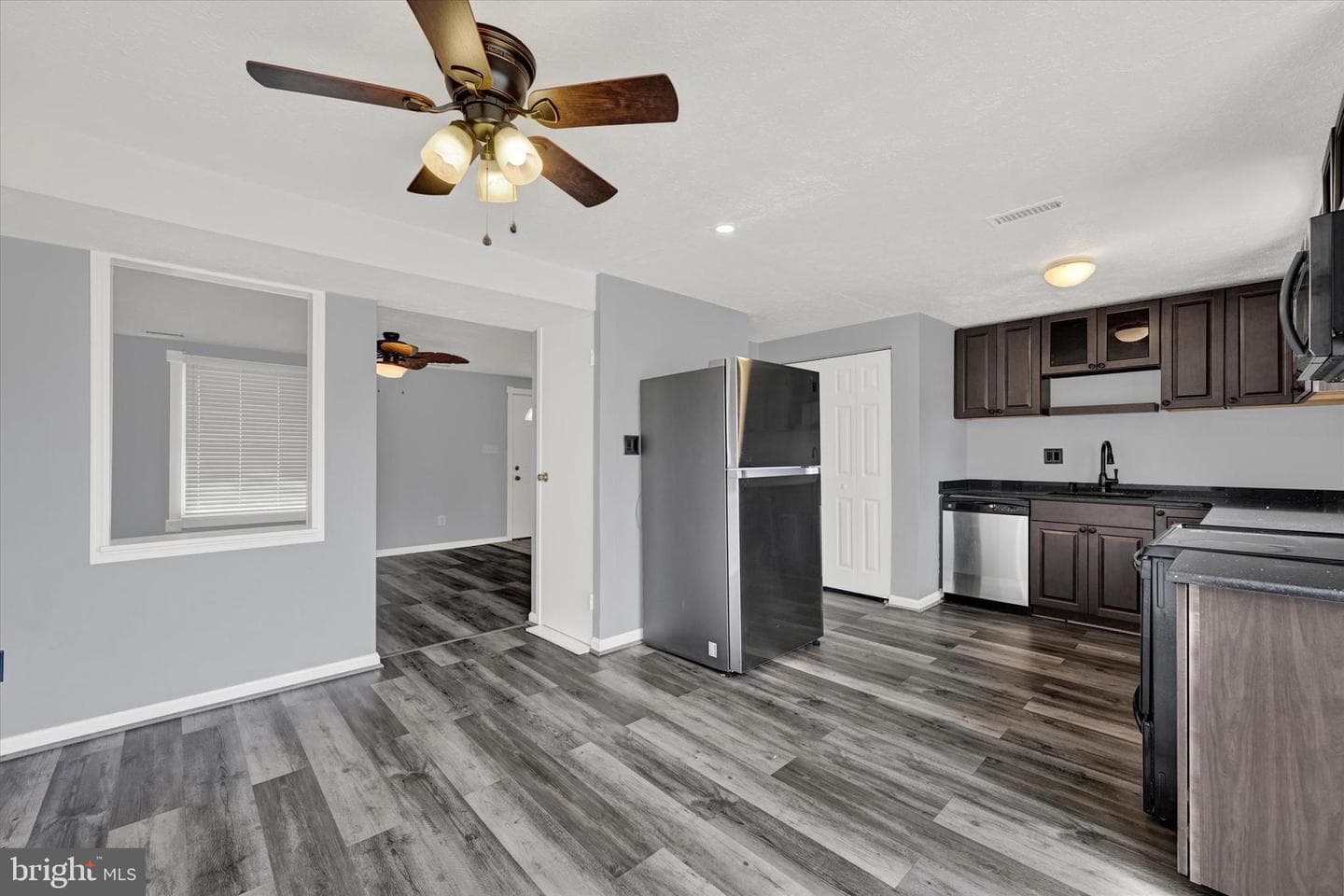 128 Ravenswood Court photo 7