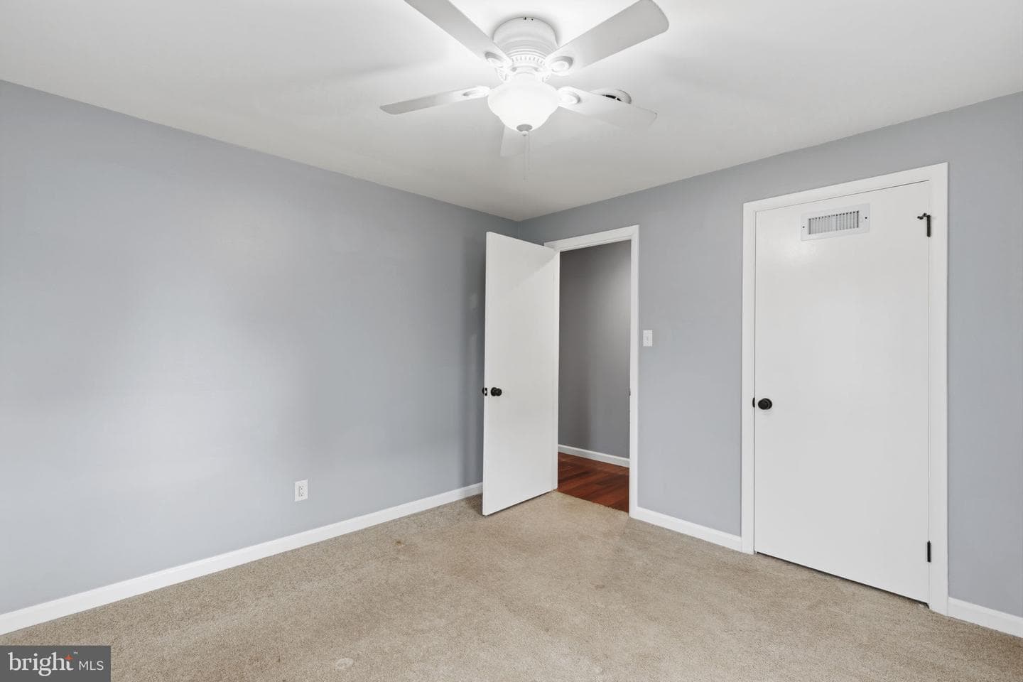 1503 Green Road photo 17