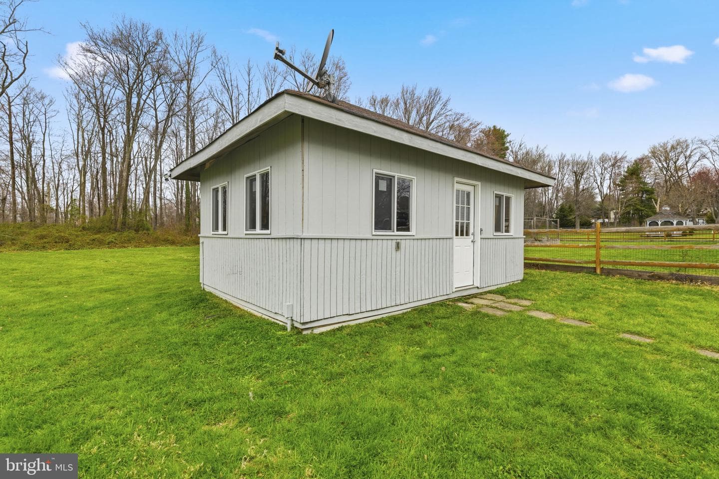 1503 Green Road photo 33
