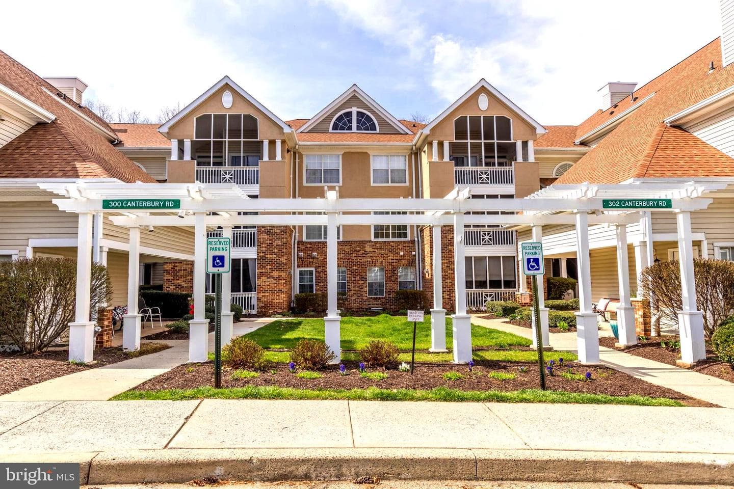 302 Canterbury Road #302-J photo 29