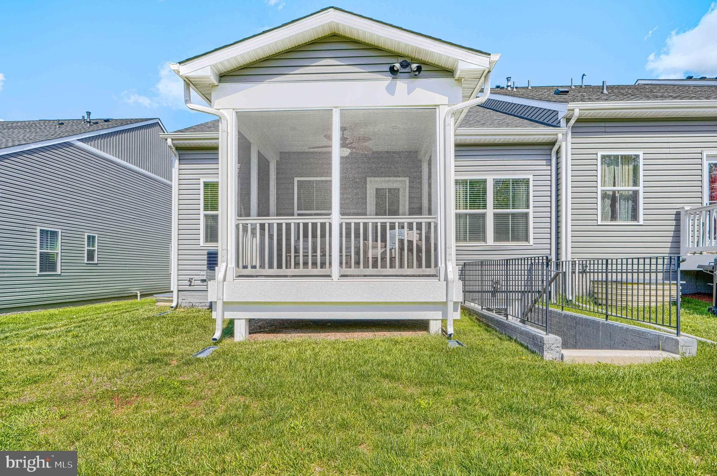 2422 Steamboat Way photo 4