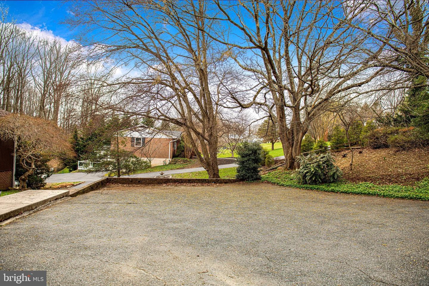 127 Briarcliff Lane photo 33