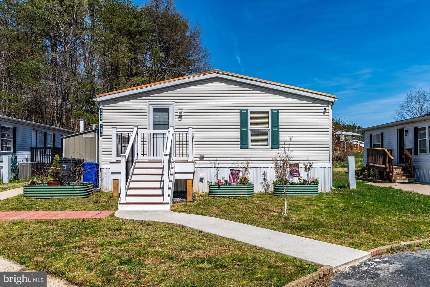 1826 Emily Drive photo 2