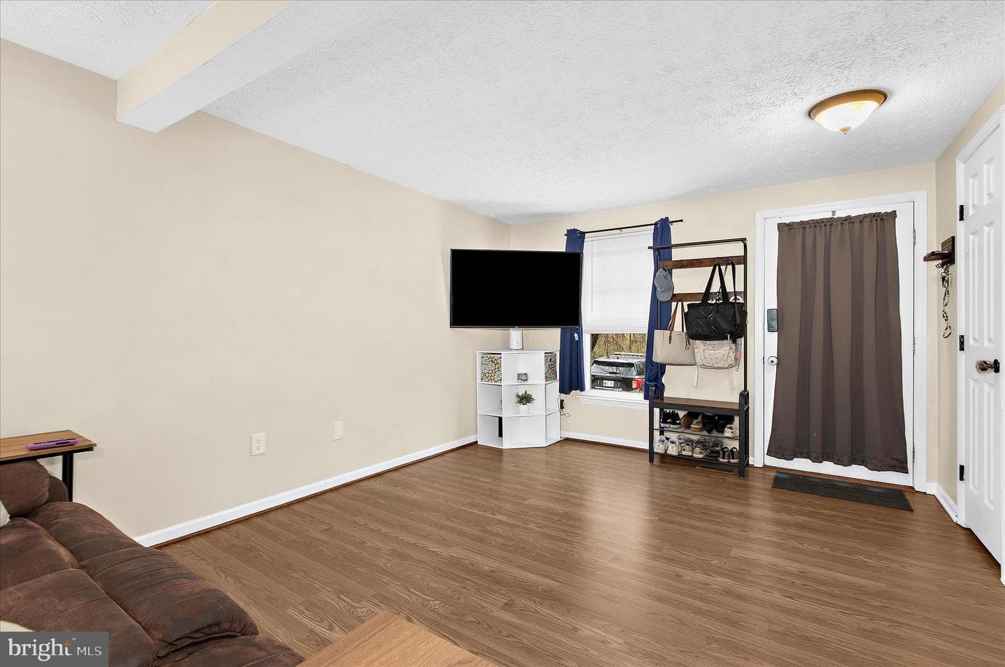 911 N Angel Valley Court photo 4