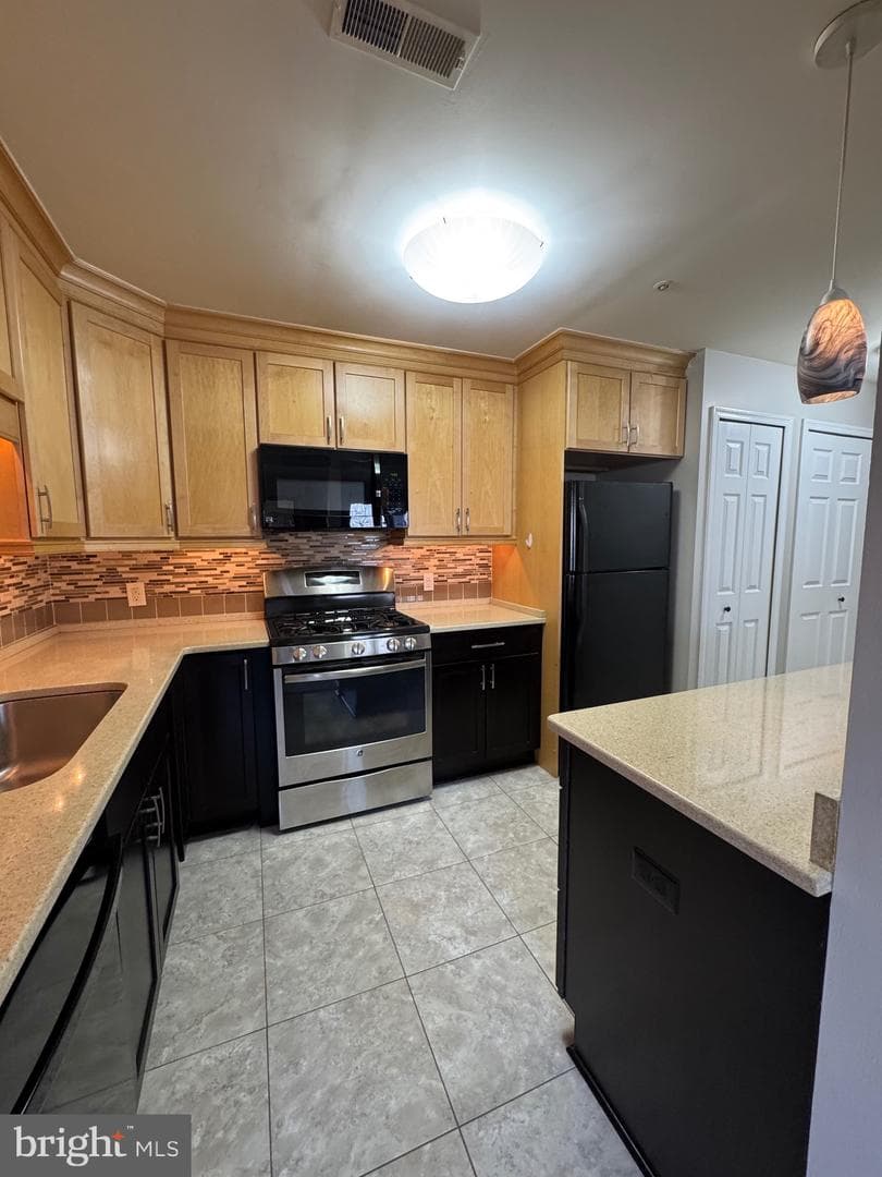1310 Sheridan Place #28 photo 3