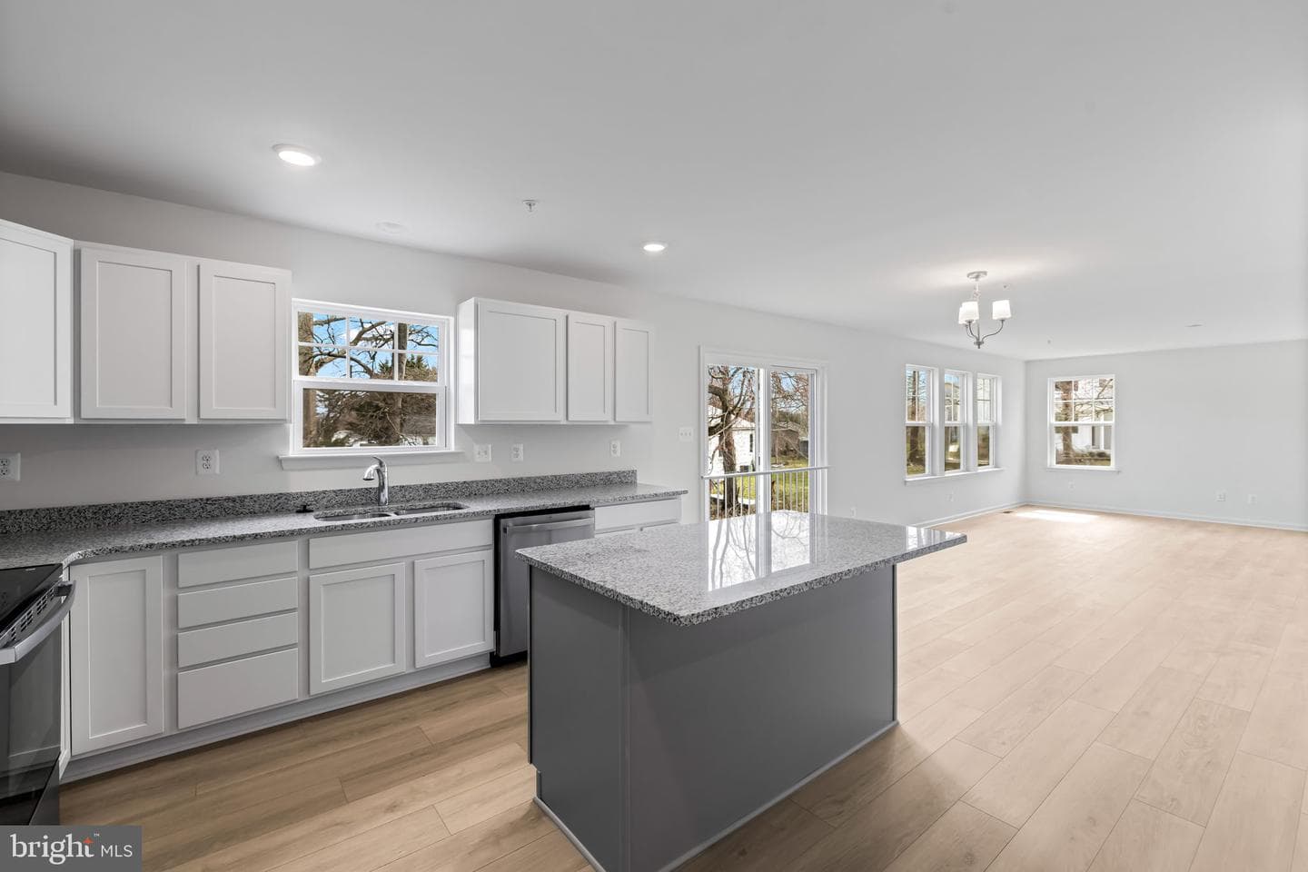2115 Nuttal Avenue photo 3