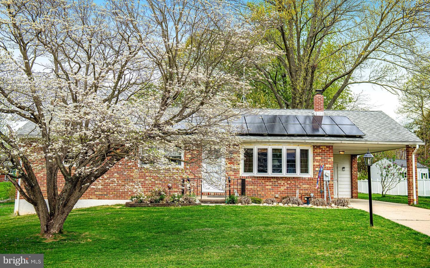 405 Harrington Road photo 3