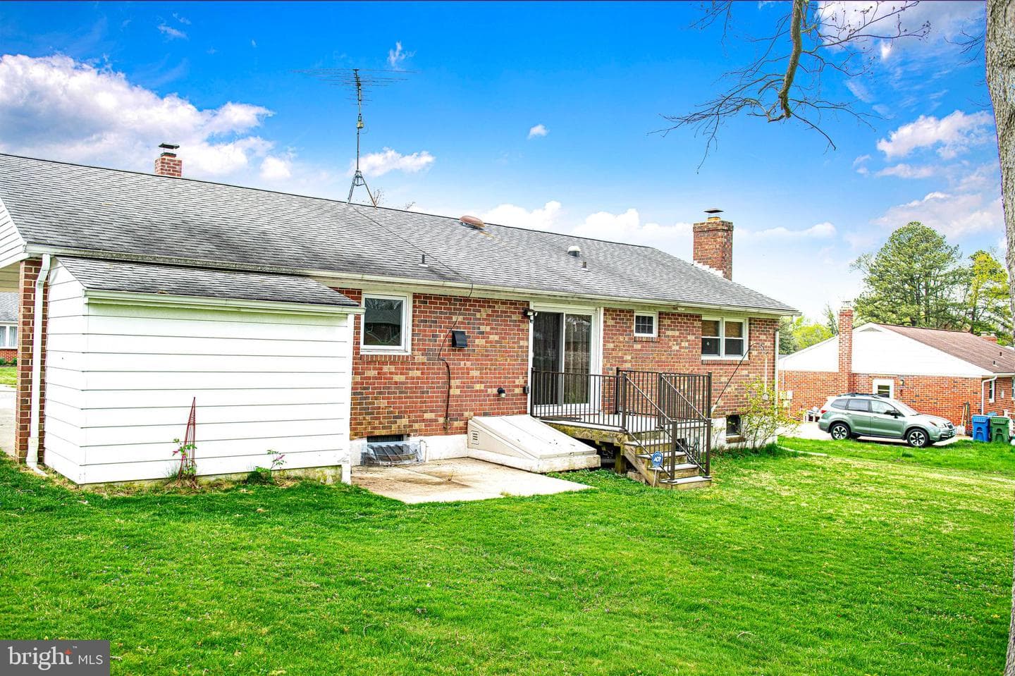 405 Harrington Road photo 32