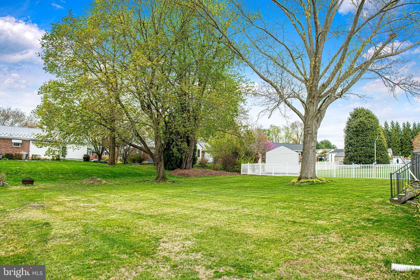 405 Harrington Road photo 33