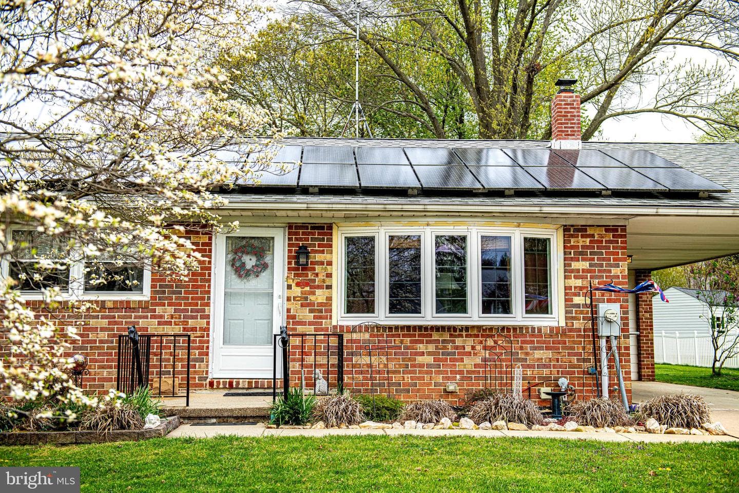 405 Harrington Road photo 5