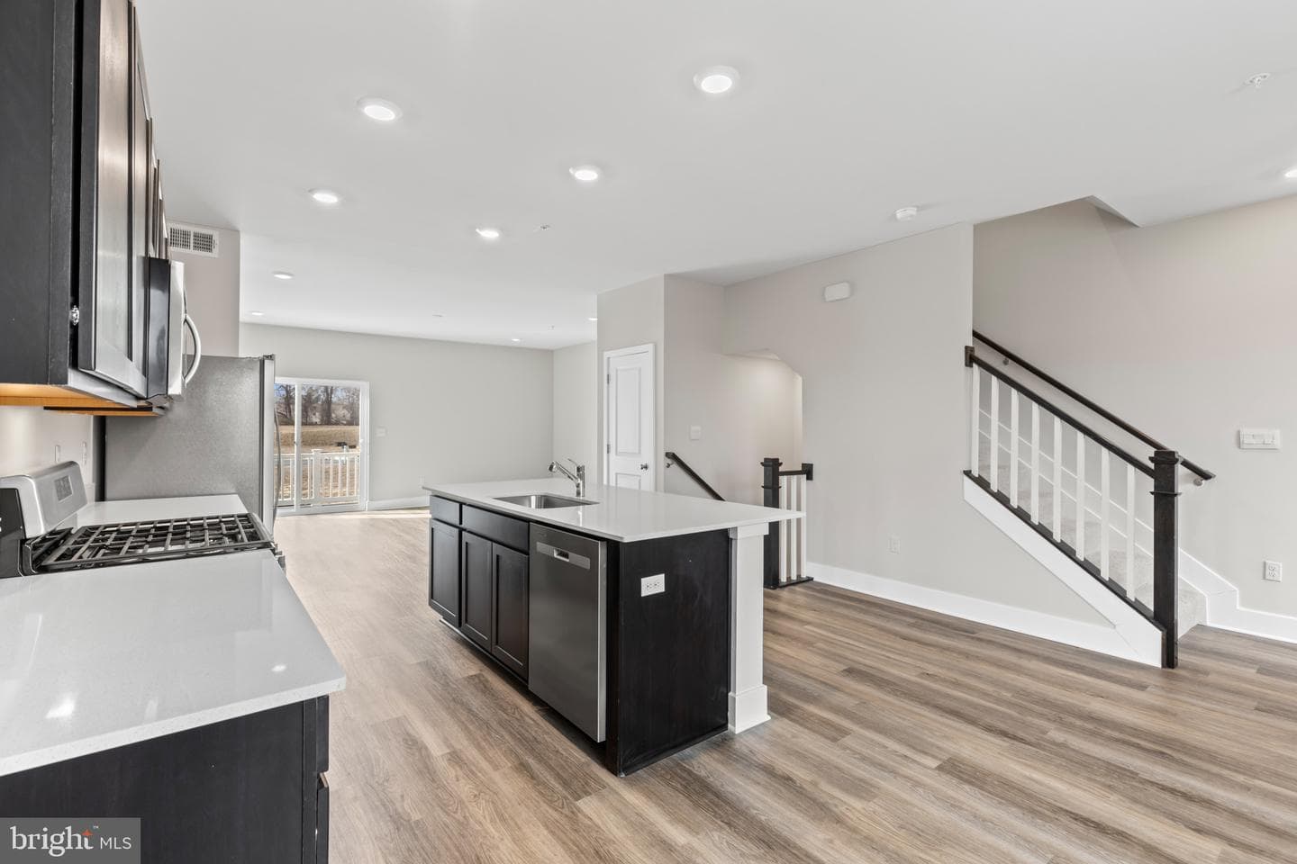 364 Hackley Drive photo 11