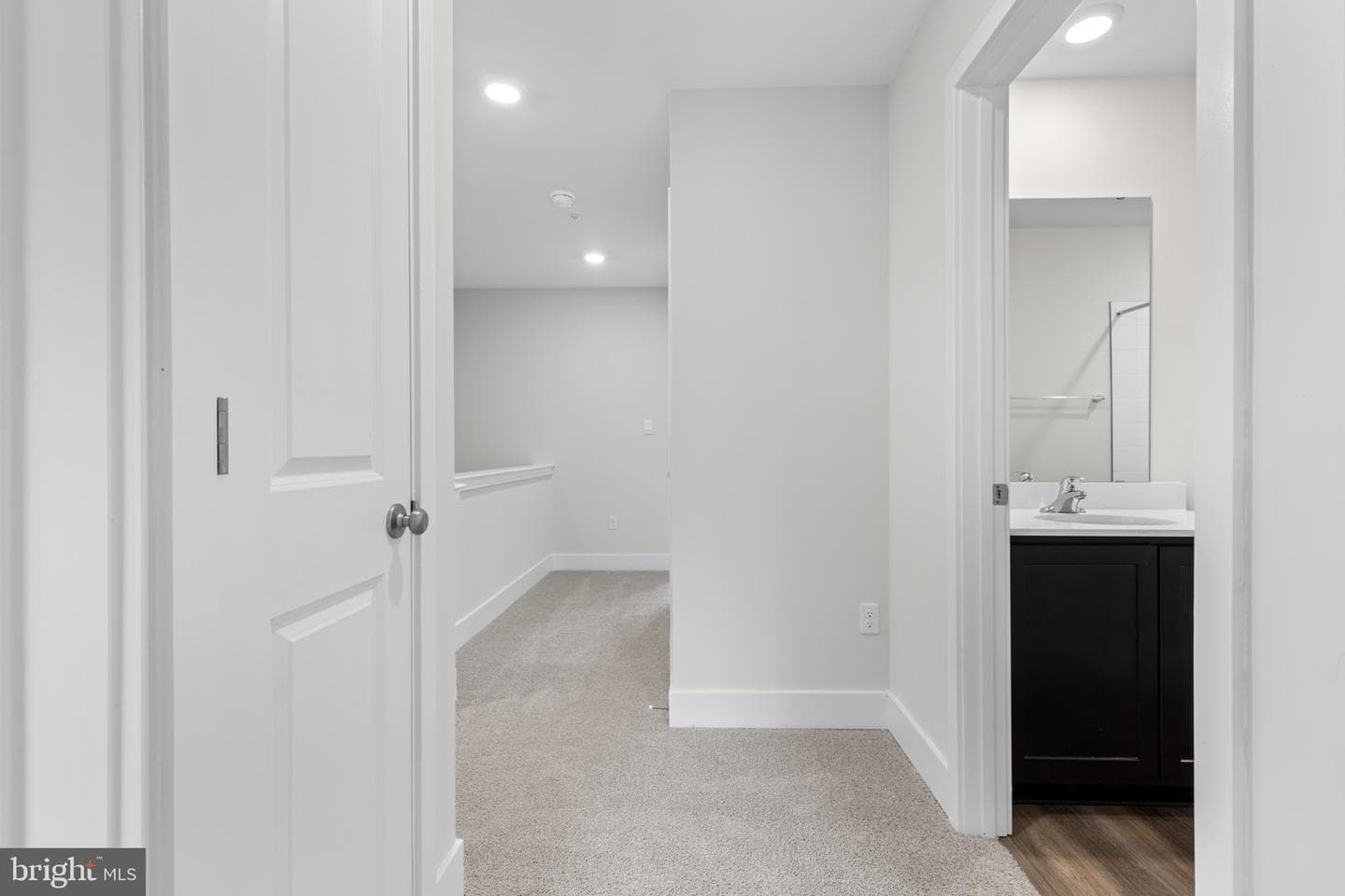 364 Hackley Drive photo 19