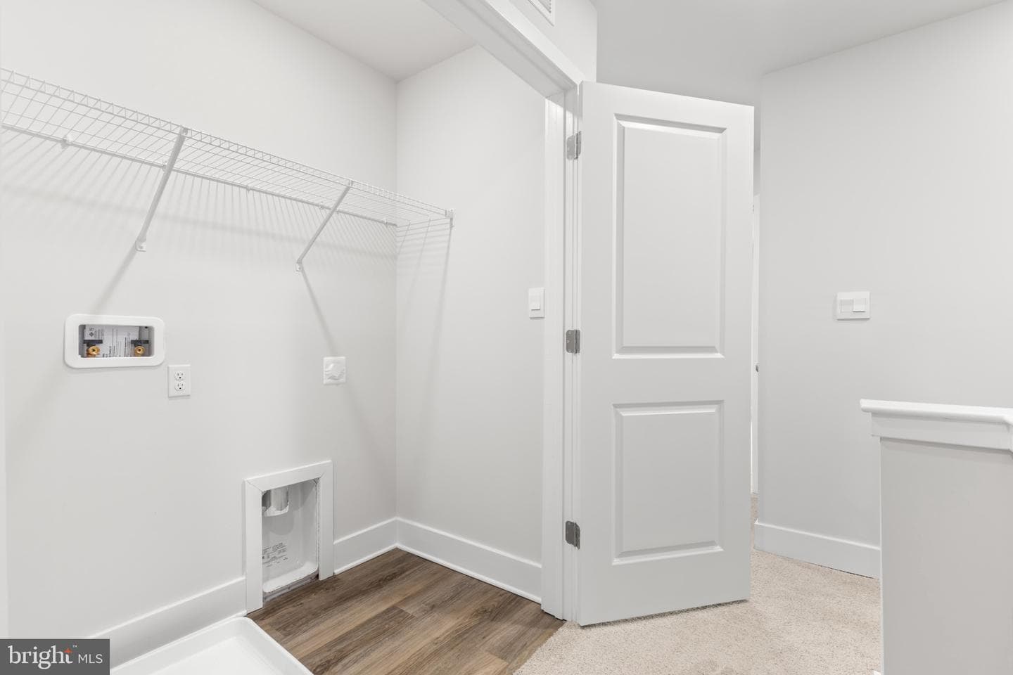 364 Hackley Drive photo 25