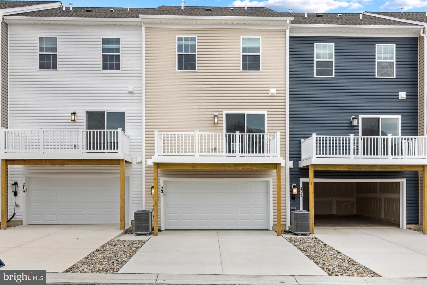 364 Hackley Drive photo 31