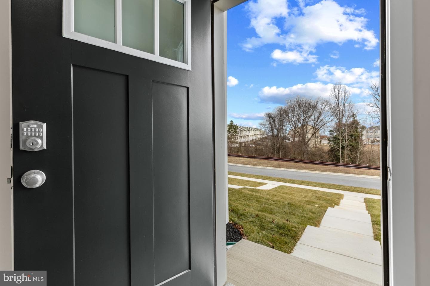 364 Hackley Drive photo 4