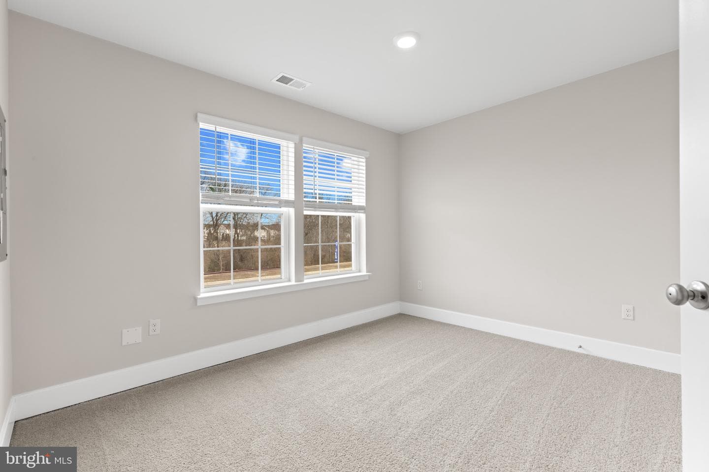 364 Hackley Drive photo 7