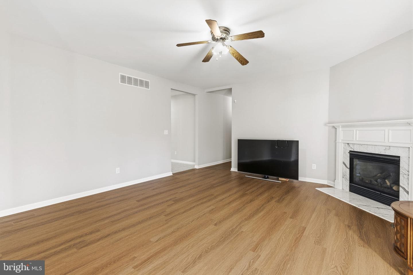 904 Sidehill Drive photo 12