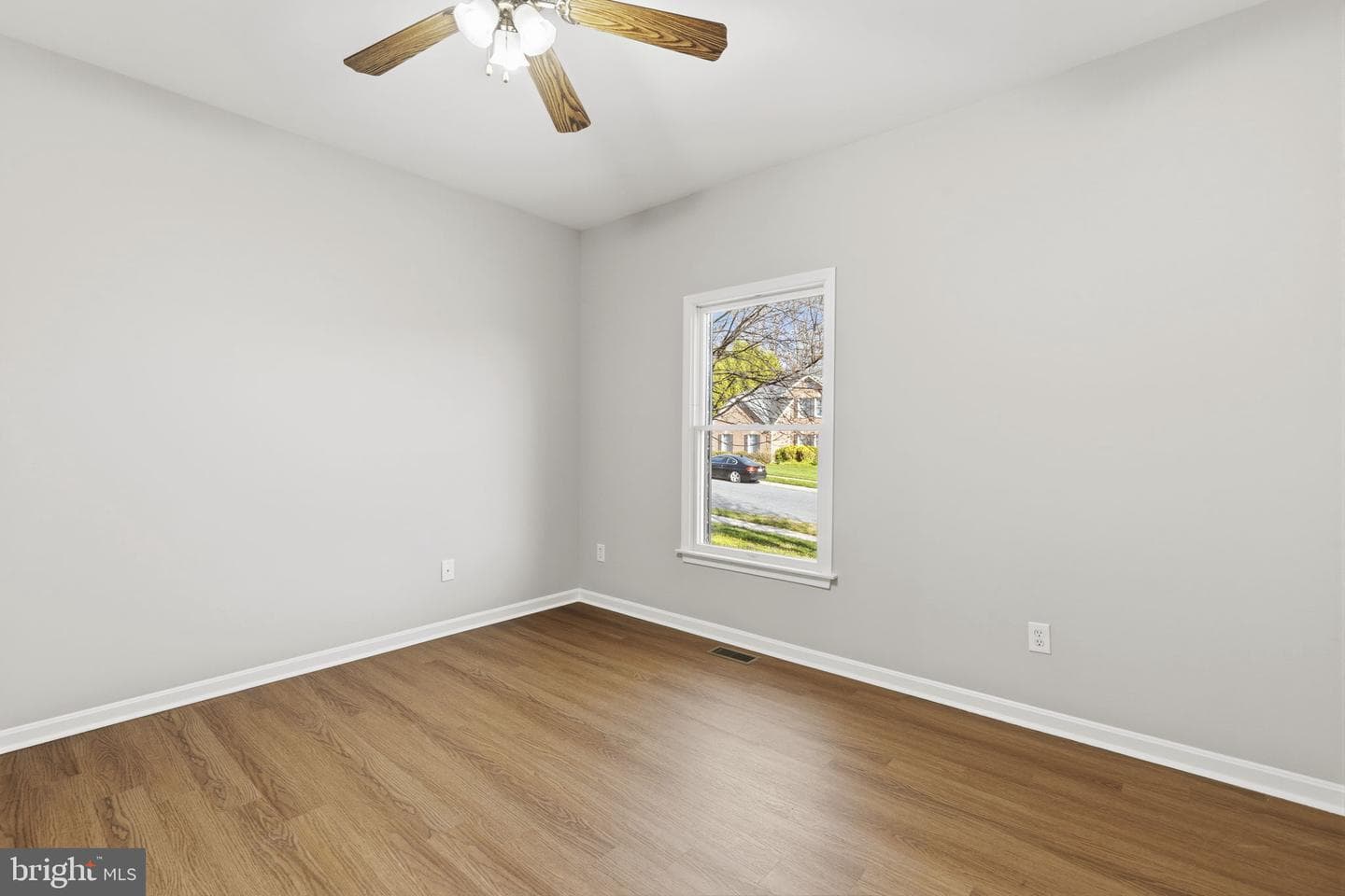 904 Sidehill Drive photo 25