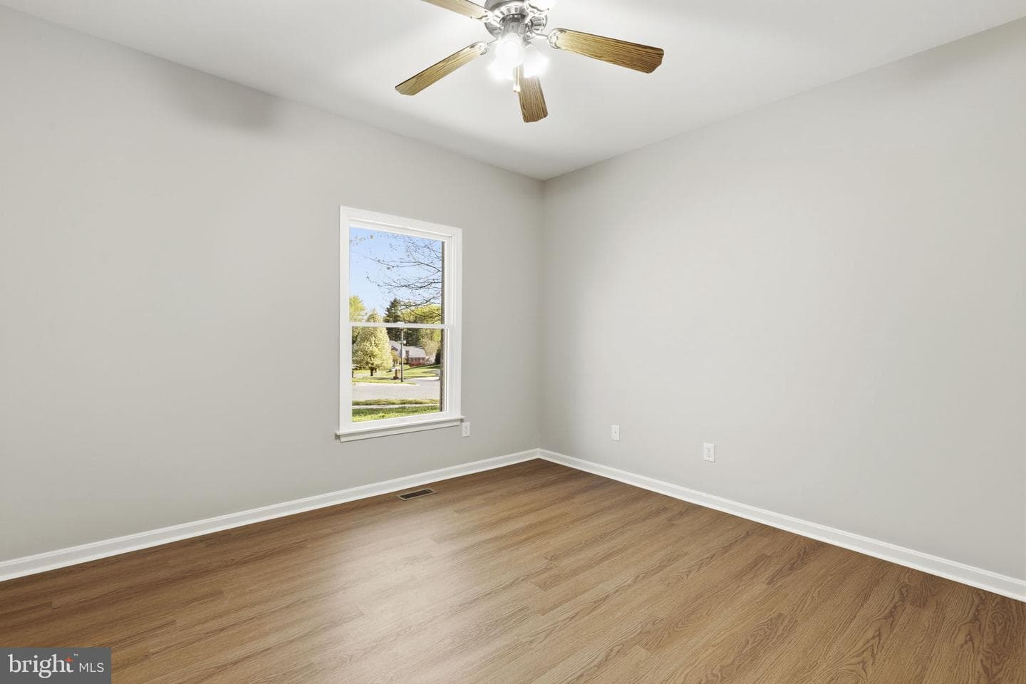 904 Sidehill Drive photo 29