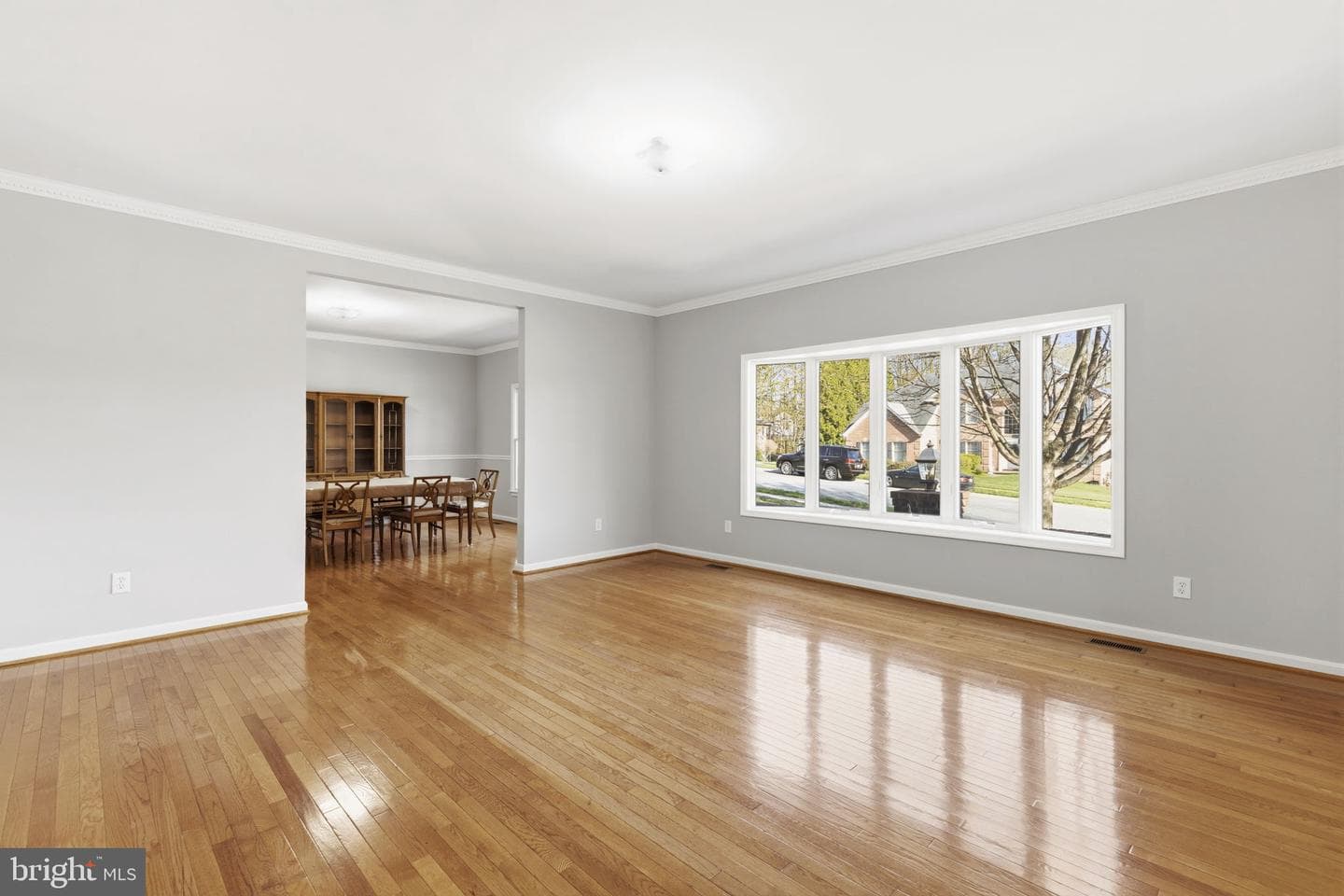 904 Sidehill Drive photo 3