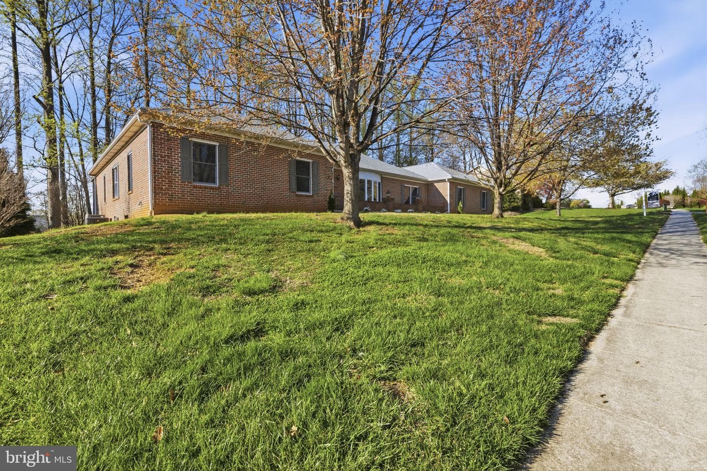 904 Sidehill Drive photo 45